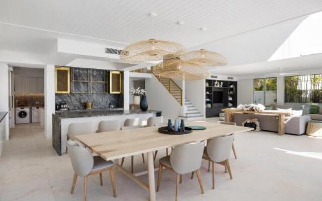 12 Noosa Parade