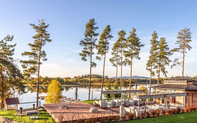 Lakeside Village 32920