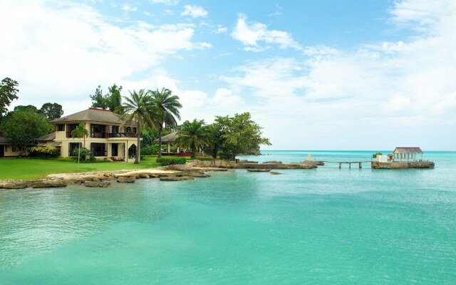 Bluefields Bay Villas