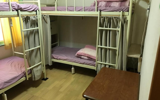 기숙사 내 침대 사진 1