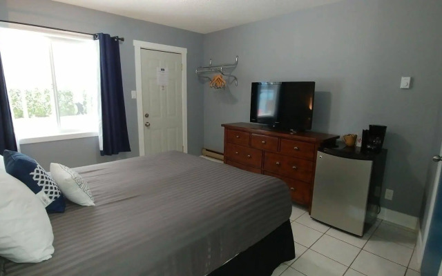 Naramata Courtyard Suites