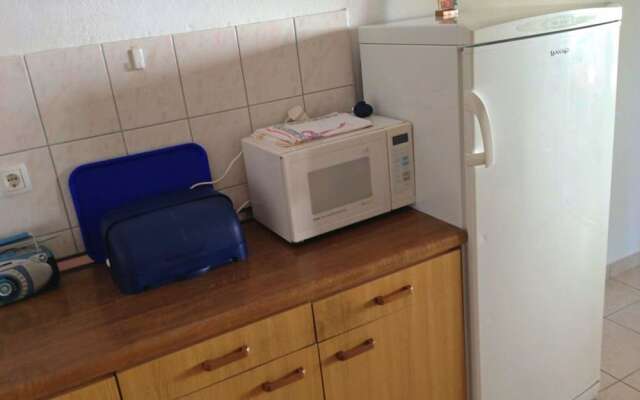 A3 - apt w. Patio, 3 min Walking From the Beach