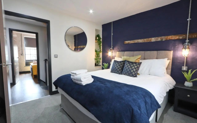 Quirky and Cool Christmas Steps 2 bed