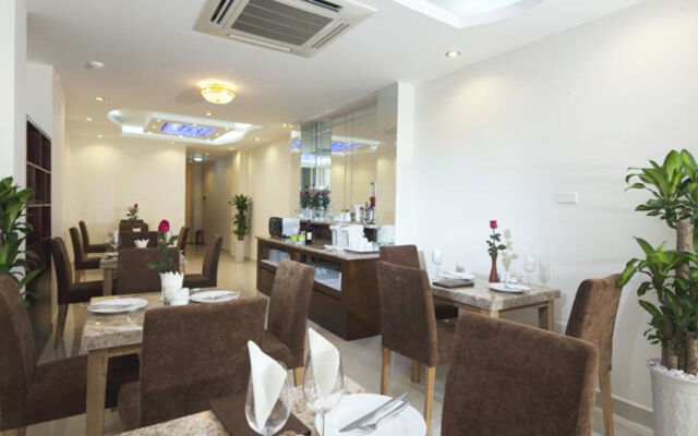 Rising Dragon Legend Hotel