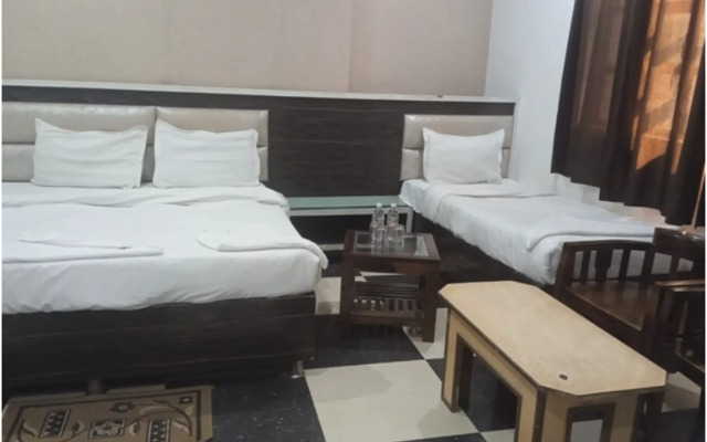 OYO 9368 Hotel Pratap