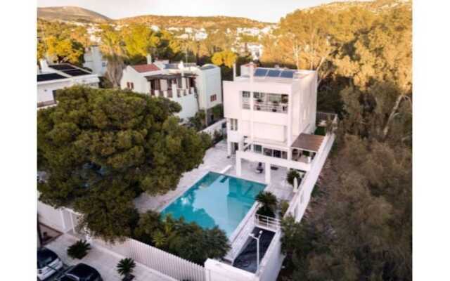 Perfect Athenian Villa