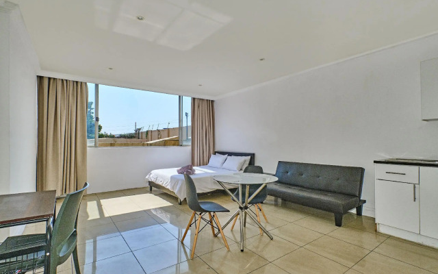 Inn & Out Sandton Park