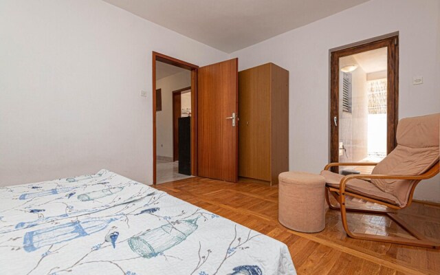 Nice Apartment in Brodarica With 3 Bedrooms and Wifi