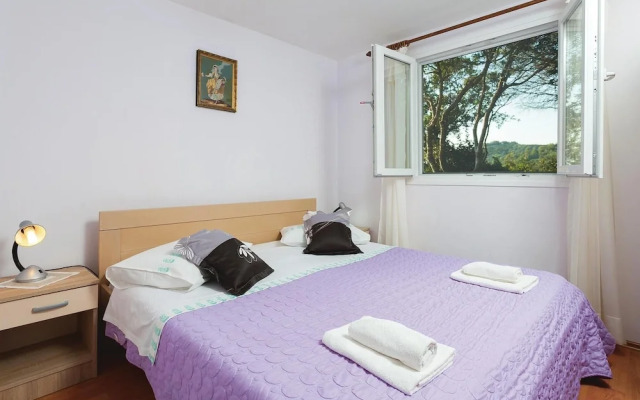 Nice Home in Poplat With Wifi and 2 Bedrooms