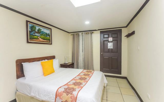 Berlor Airport Inn