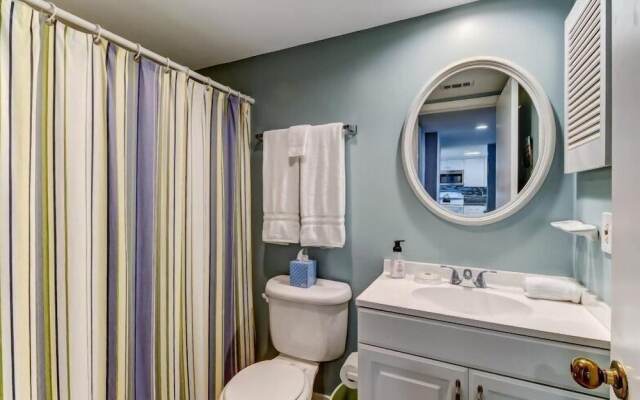 C114-amelia-surf-and-racquet