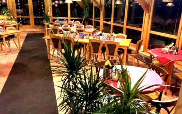 Restaurace A Penzion Cesky Les