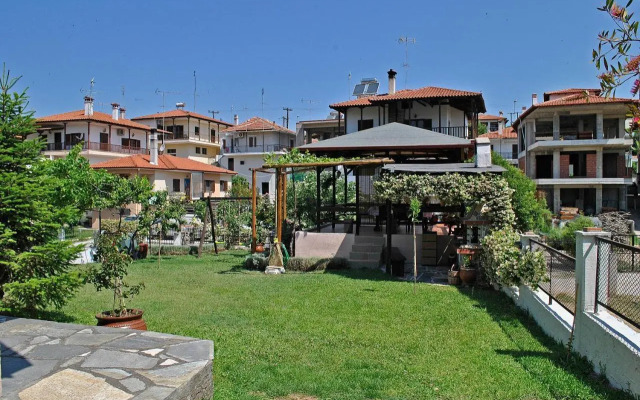 Voula Kourbeti Apartments