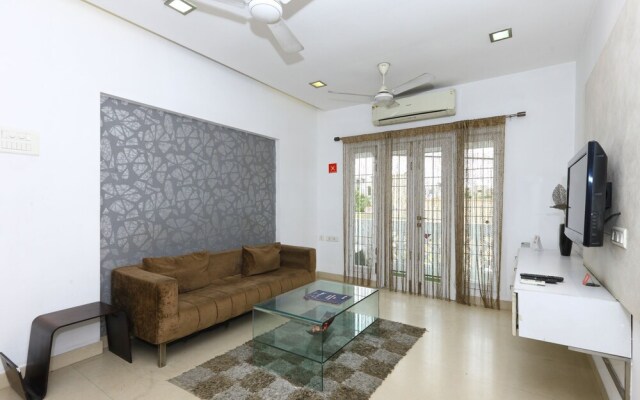 OYO 9911 Apartment Shylee Niwas