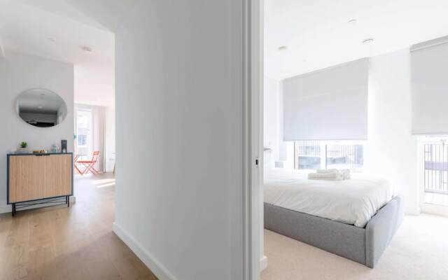 Stylish 2BD Oasis W/balcony South East London!