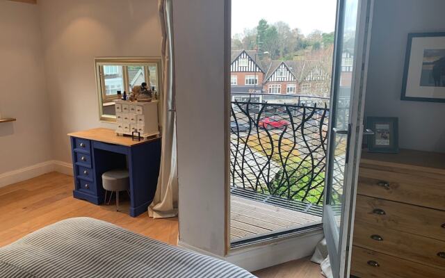 Spacious 3 Bedroom Home in Stoke Bishop