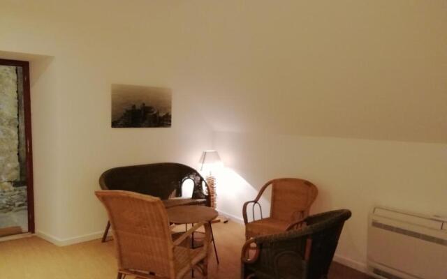 Gîte Ainay-le-Vieil, 5 pièces, 8 personnes - FR-1-586-15