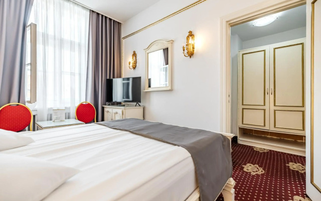 Hotel Imparatul Romanilor