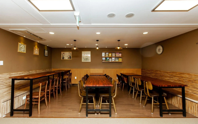 Step Inn Myeongdong 2 - Hostel