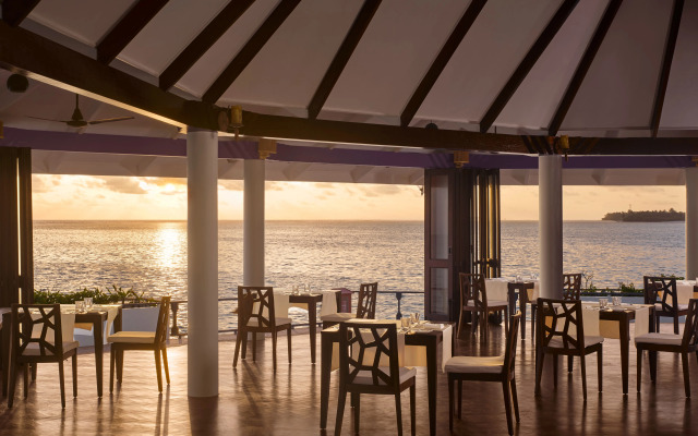 Villa Park Sun Island Resort