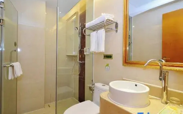 Vienna Hotel (Anshun Huangguoshu Waterfall Scenic Area)