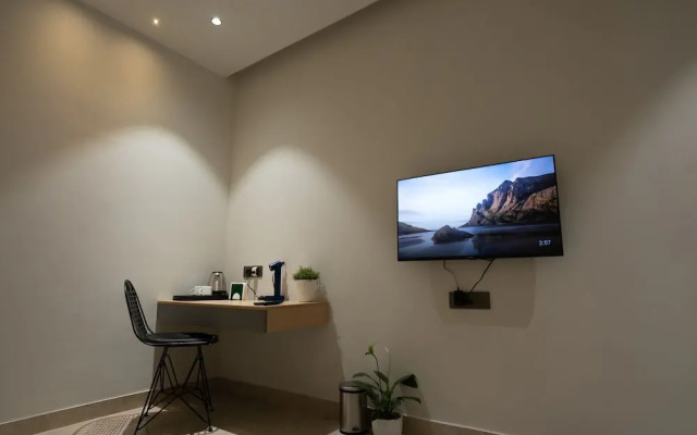 Hotel Kyzen HiTech City- Your Zenly Stay