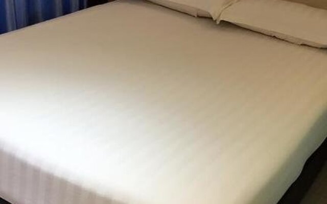 Dolphin Hotel
