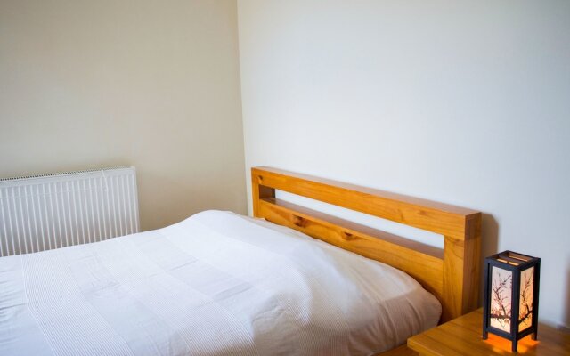 Bright and Spacious Home by Leith Walk