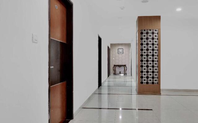 Capital O 12384 Hotel Rudra Grand