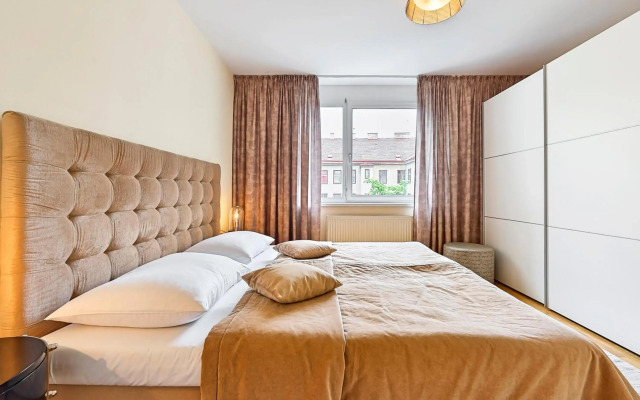 Peaceful Belvedere Apartment in Safe, Quiet & Central Location