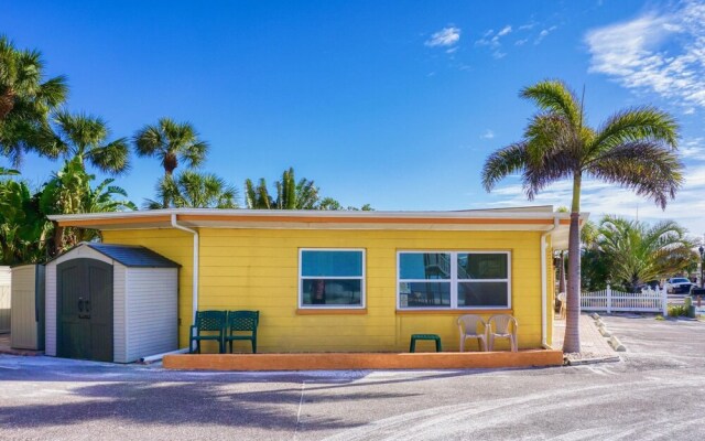 Misty Isles Redington Beachfront Suite 5