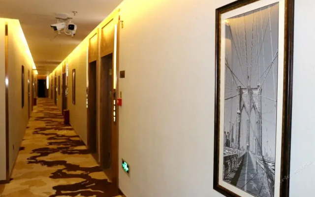 James Joyce Coffetel Chongqing Jiefangbei Pedestri