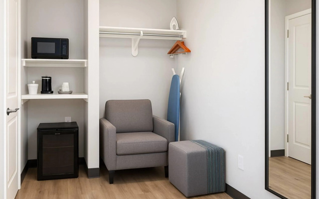 Travelodge by Wyndham LAX