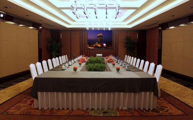 Huaqiao New Century Grand Hotel