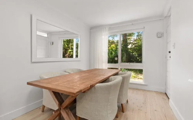 Stylish 2-bed Townhouse in Leafy Hyde Park