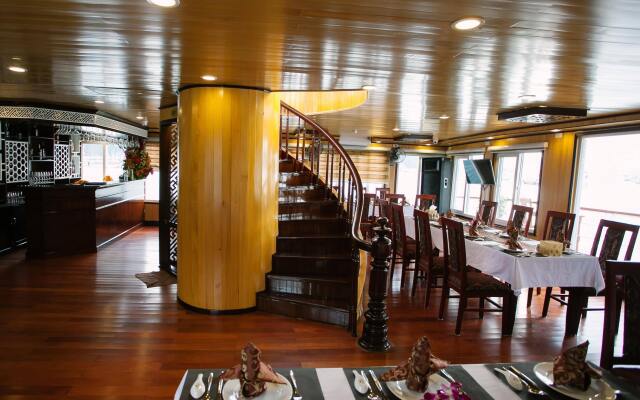 Cristina Diamond Cruise