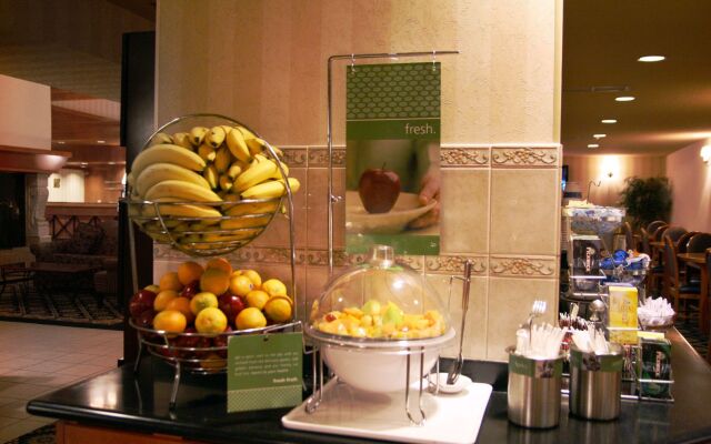 Hampton Inn & Suites By Hilton Calgary- University Northwest