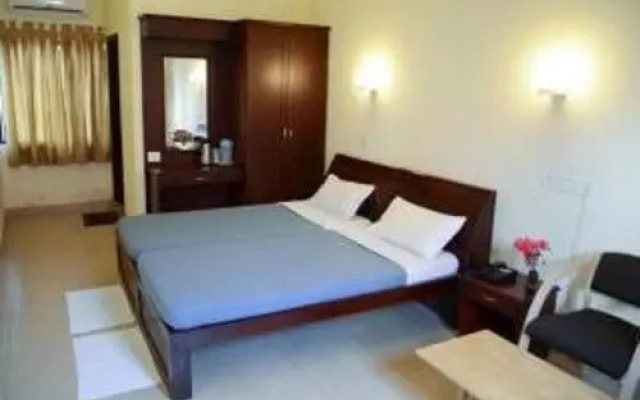 Manakkil Tourist Home