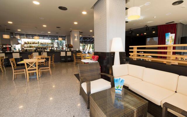 Fuengirola Beach Apartamentos Turisticos
