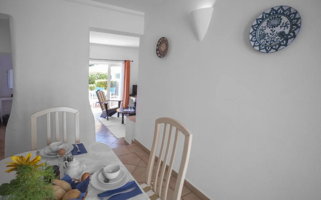 Quinta Paraiso da Mia 2-bedr Apartment in Luz