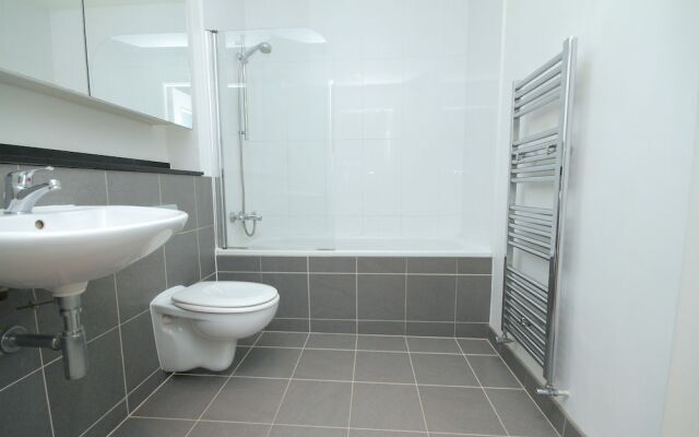 Grand Canal Quay Luxury Apt