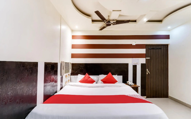 Hotel Landlord by OYO Rooms