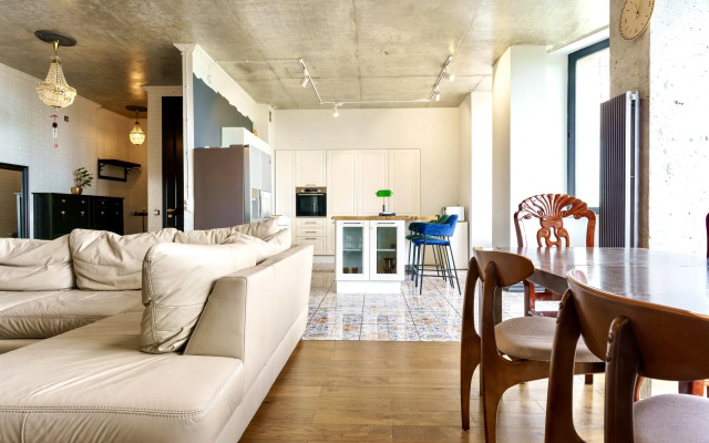 ApartMari Shikarny 4-komnatny loft v tsentre Kaliningrada (ul.Gagarina, 1)