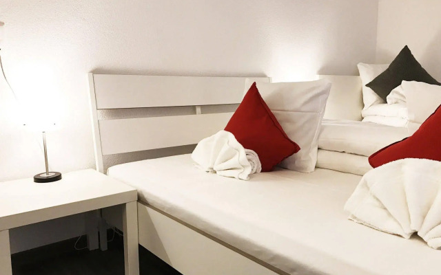 INSIDE FIVE City Apartments