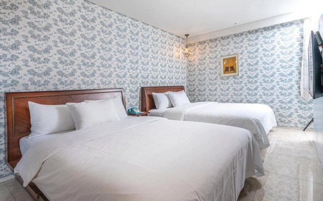 Le Mong Hotel