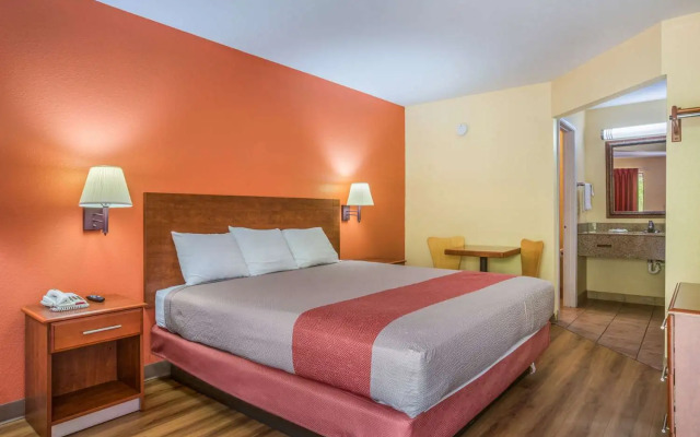 Rodeway Inn & Suites