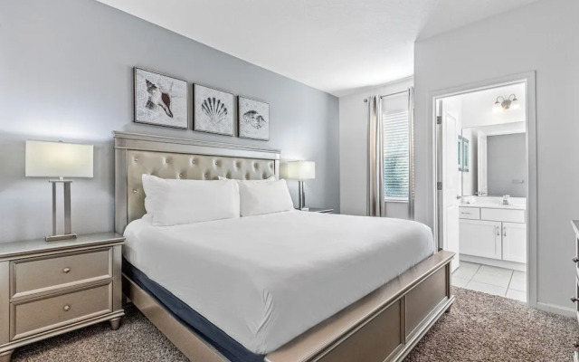 UpstaySpaciousHomePoolHotTubSleeps27