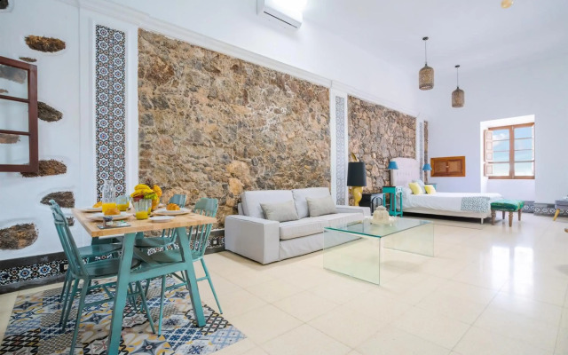 El Charco Suites