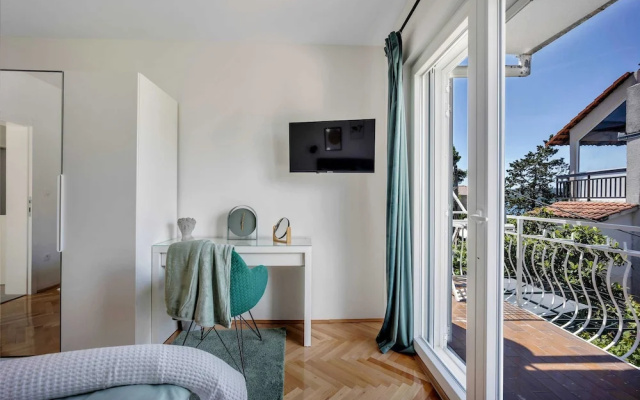 Elegant Tranquil Okrug Gornji Apartments