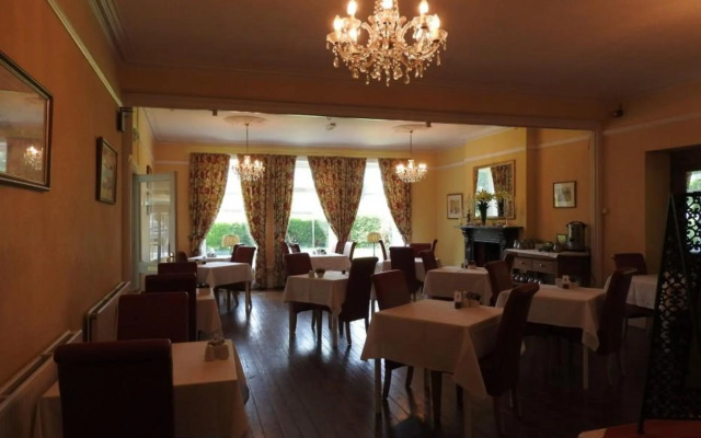 Newton House Hotel